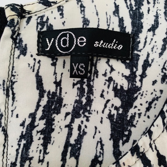 YDE Zebra Print Asymmetrical Top With Corset Back - Picture 4 of 4